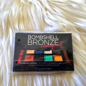 Bombshell make up